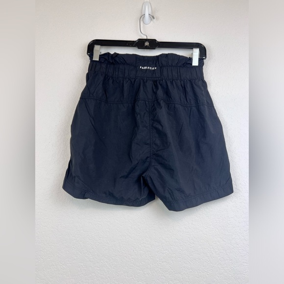 Fabletics Ultra High Waisted Piped Short in Black Size Small - Picture 3 of 8